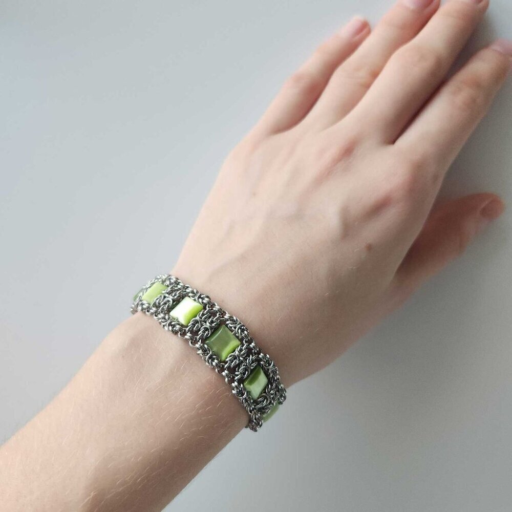 Vintage timeless green and silver chainmail square bracelet - Picture 11 of 12